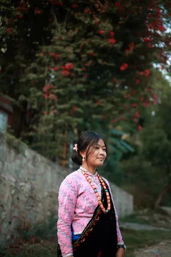 Muna Gurung